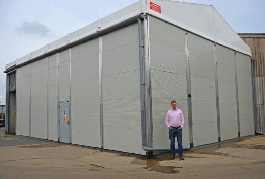 1) The Smart Space temporary building is modular with an aluminium frame and solid insulated wall panels together with double skin air-insulated PVC roof